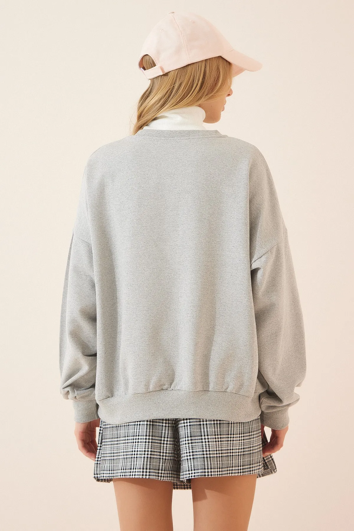 Happiness İstanbul  Dünnes Sweatshirt mit Reliefmuster für Damen in Grau DZ00058