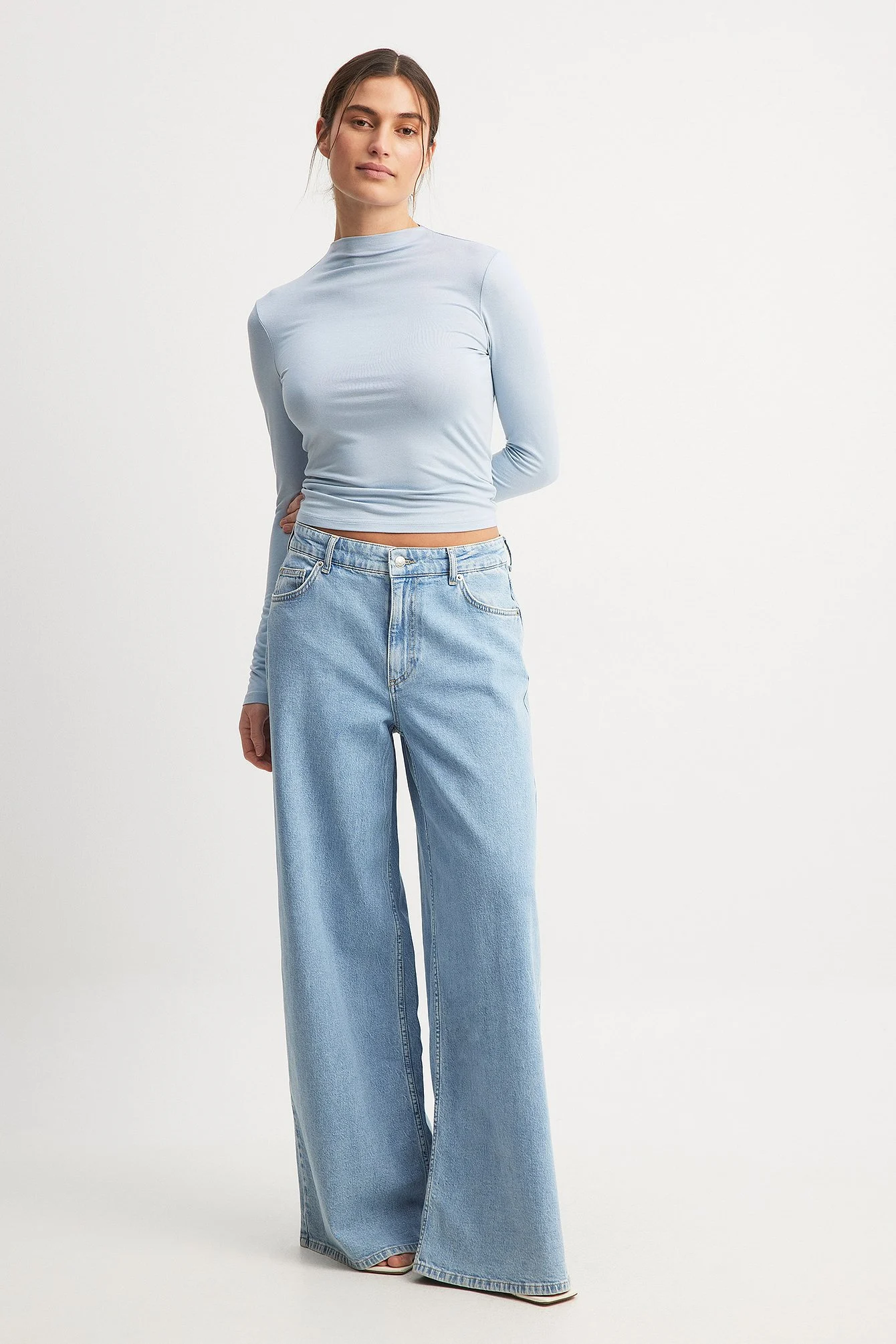Soft Line Funnel Neck Long Sleeve Top