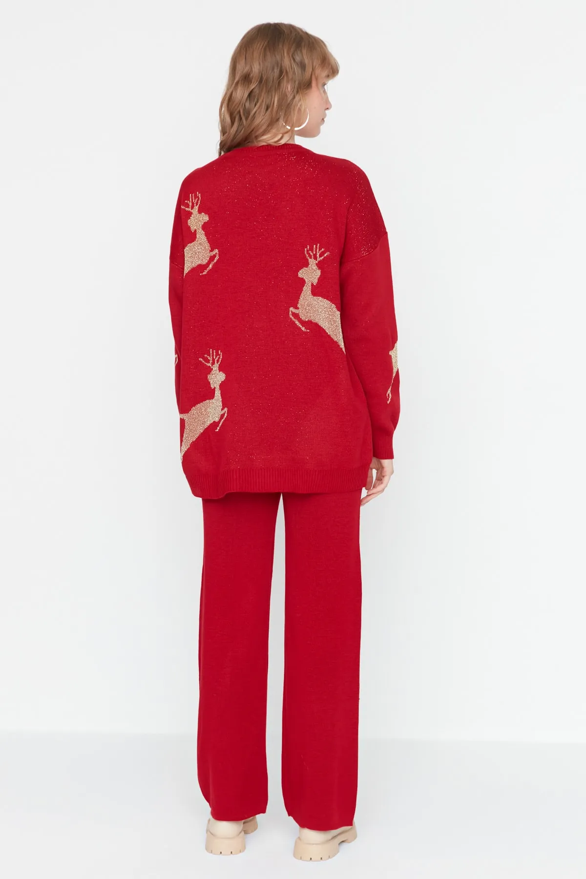 Trendyol Collection  Rotes gemustertes Strickoberteil und -unterteil-Set mit Neujahrsthema TWOAW23AU00174