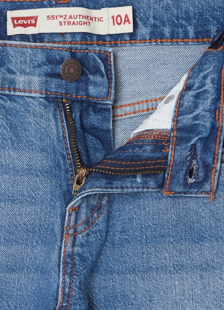 Blugi Levi's 551Z cu croială dreaptă, spălare medie