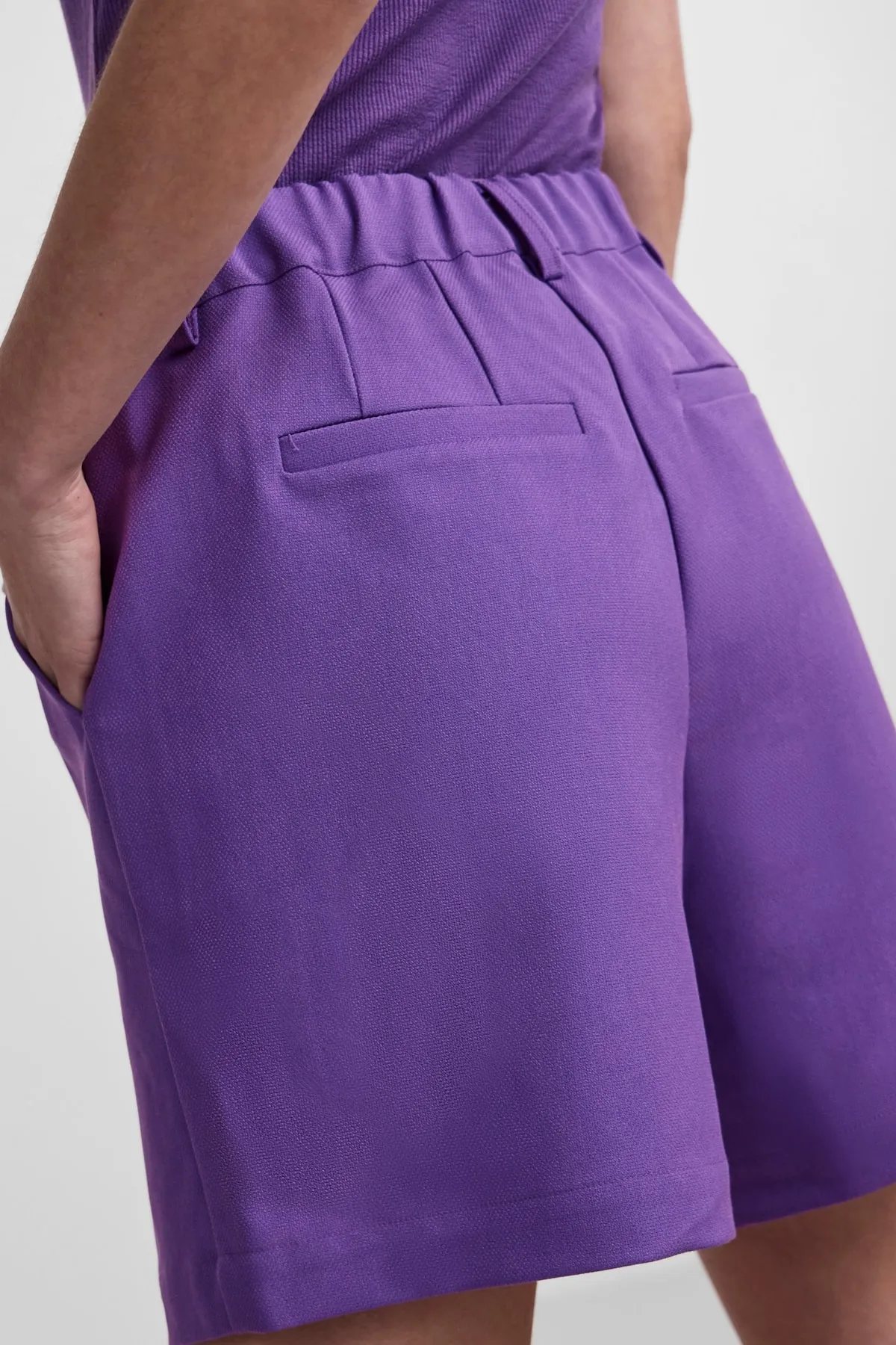 Y.A.S.  Shorts - Lila - Mittlerer Bund