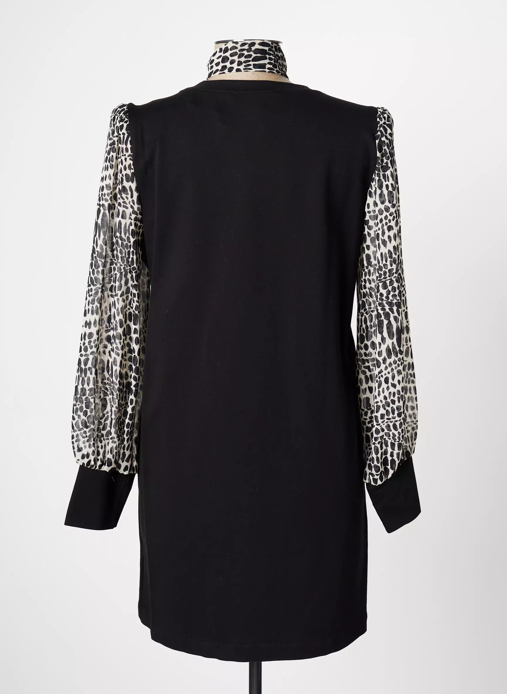 Ema Blue S Robes Courtes Femme couleur noir