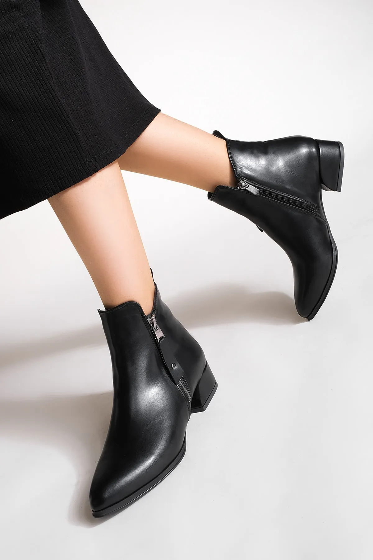Marjin  Damen Stiefel & Bootie mit Absatz, spitzer Zehenbereich, Reißverschluss, klassische Alltagsstiefel Avore schwarz