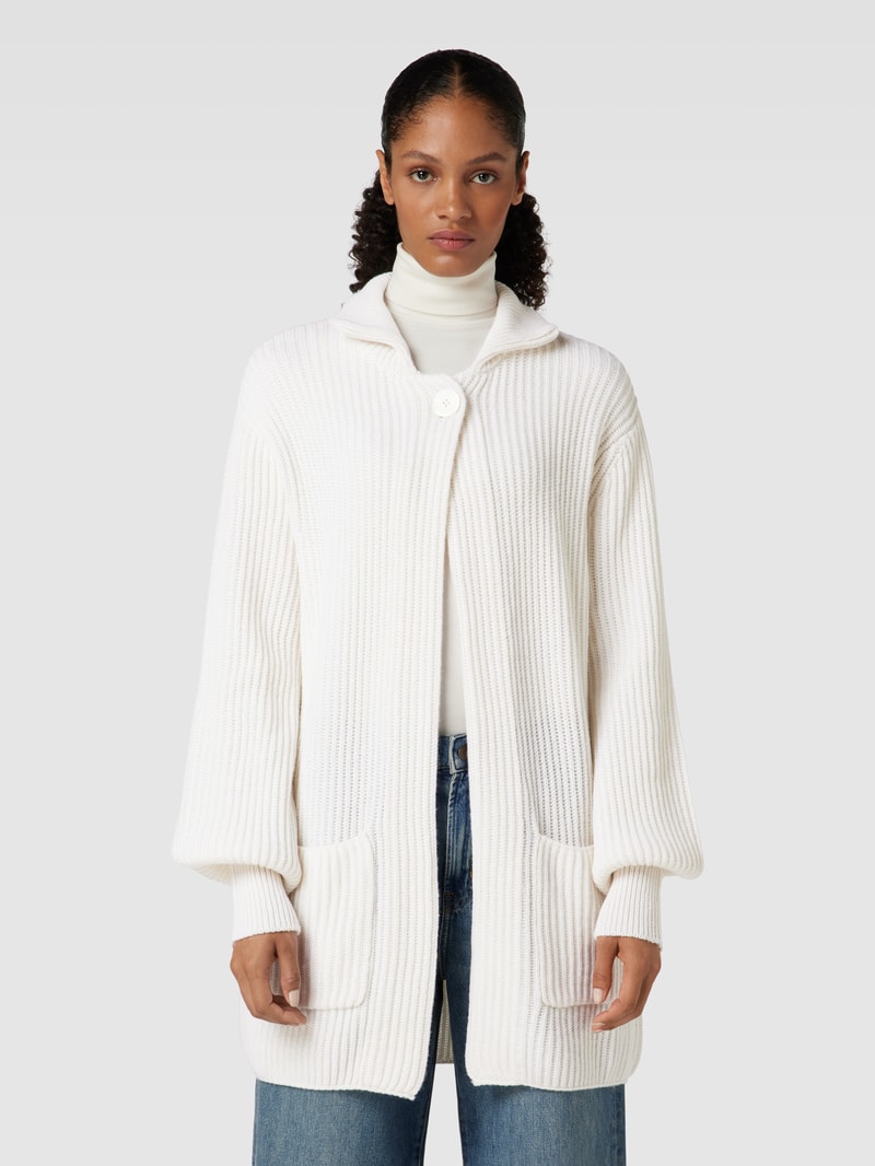 Strickjacke mit Knopfverschluss und Eingrifftaschen in offwhite