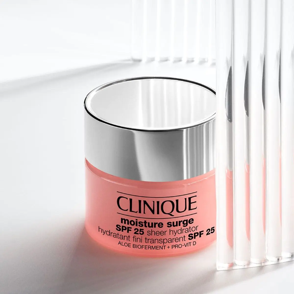 Clinique Moisture Surge Sheer Hydrator ansigtscreme SPF25, 50 ml