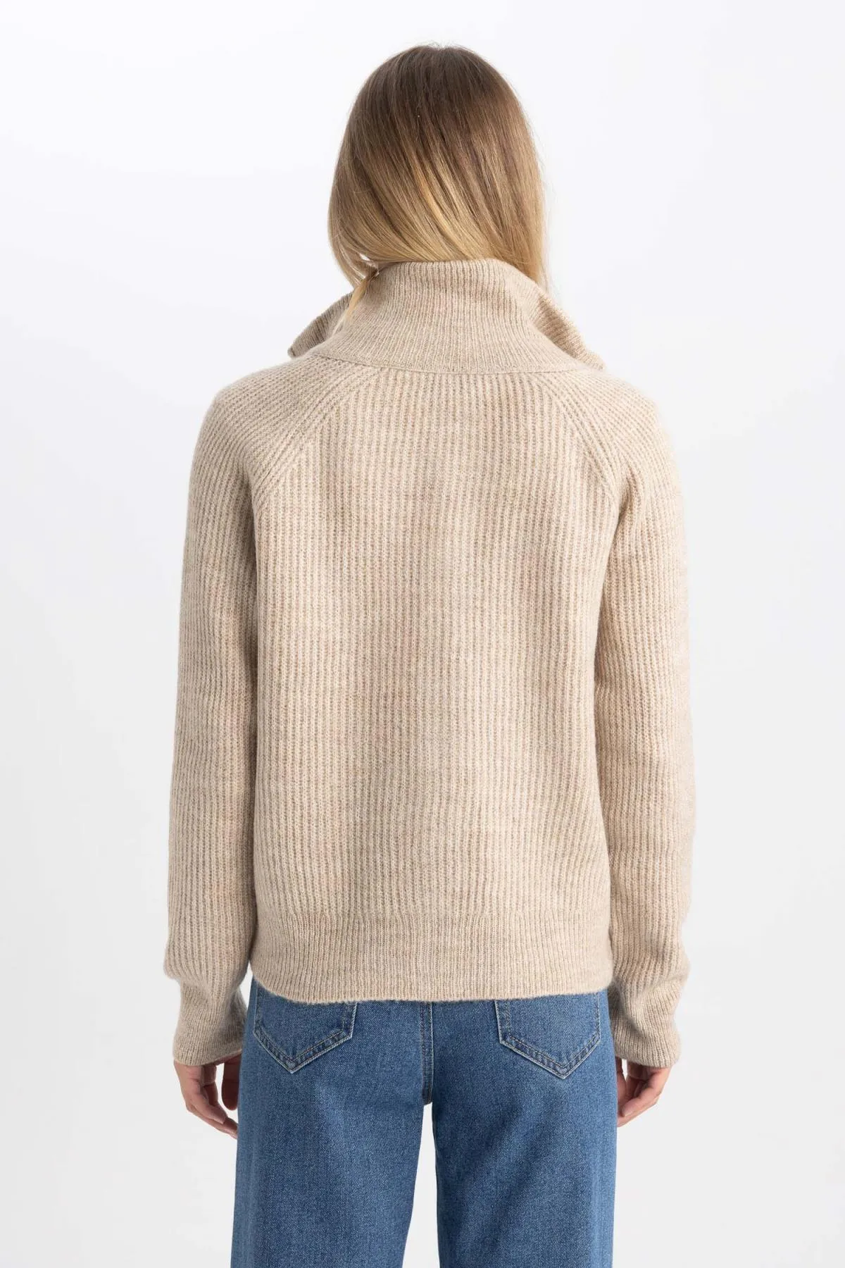 DeFacto  Strickjacke aus Selanik-Stoff mit normaler Passform und Reißverschluss
