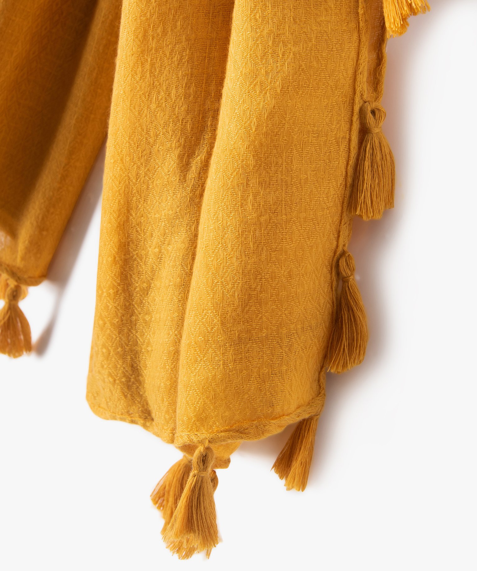 Foulard femme uni en maille texturée et finitions pompons jaune | GEMO
