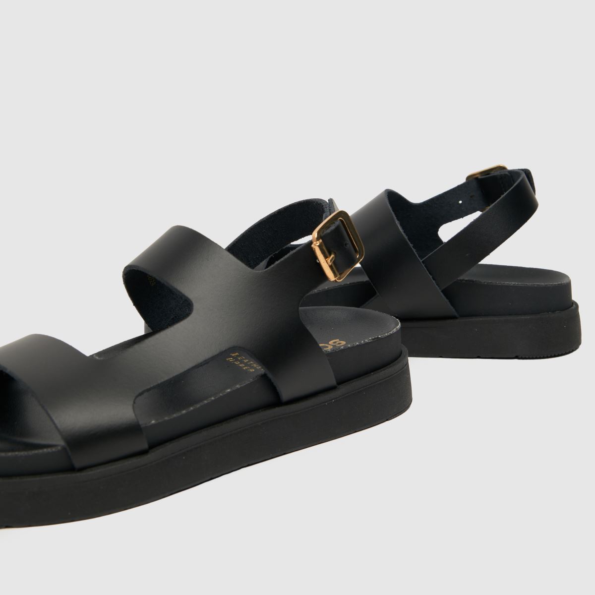 Schuh Tasmin vastag bőr szandál fekete színben