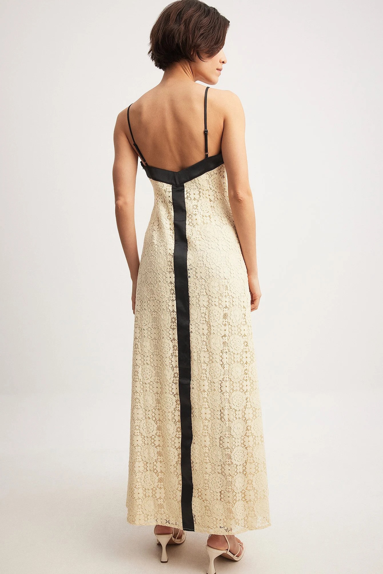 Maxikleid mit Spitzen-Detail