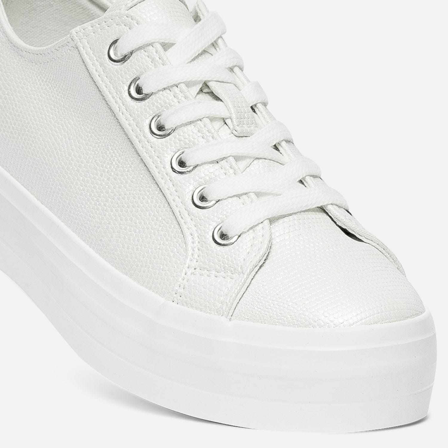 Tennis TEXTO blanc irisé embossée effet python