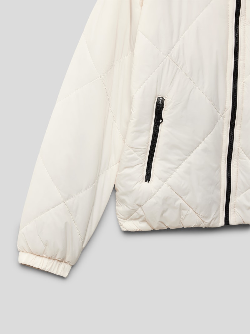 Steppjacke mit Reißverschlusstaschen Modell 'J O S I E' in weiß