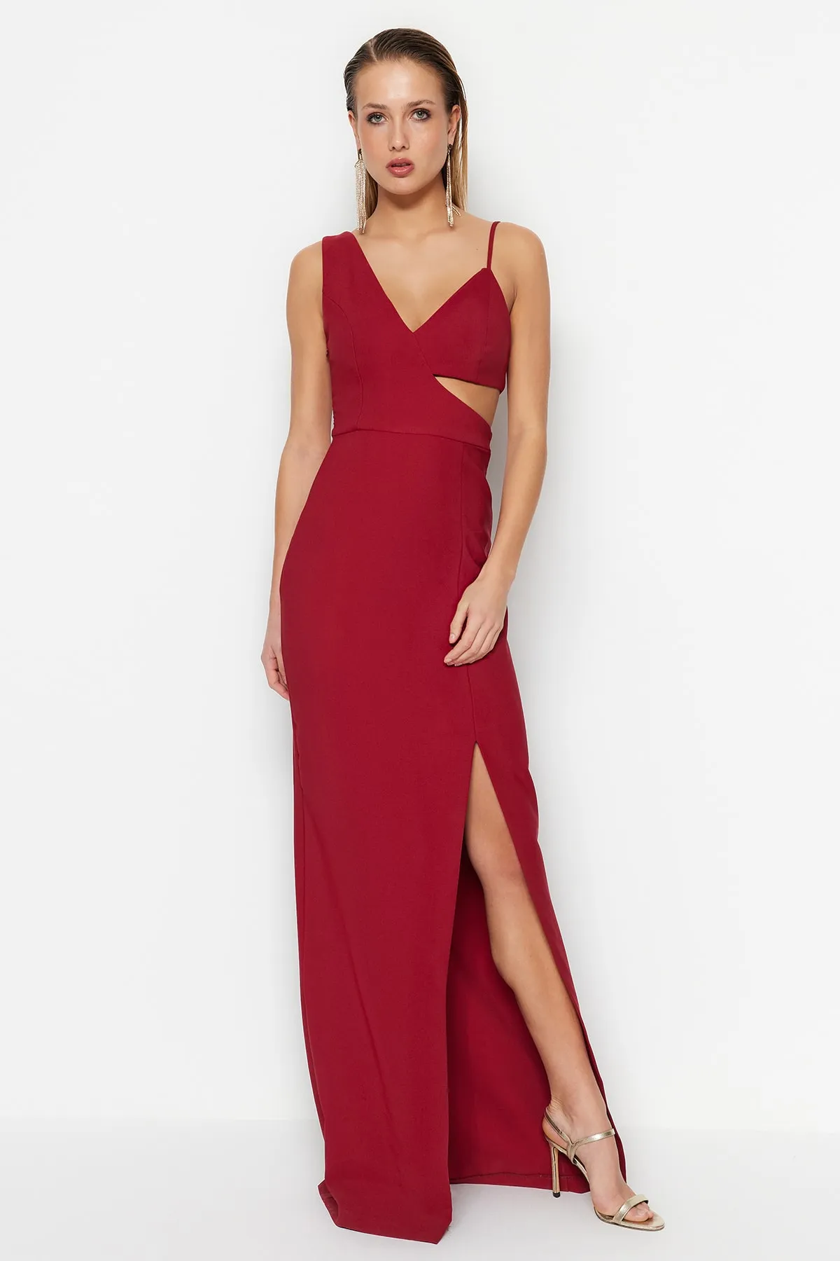 Trendyol Collection  Burgunderrotes, gefüttertes, gewebtes langes Abendkleid mit Fenster-/Ausschnittdetails TPRSS21AE0179