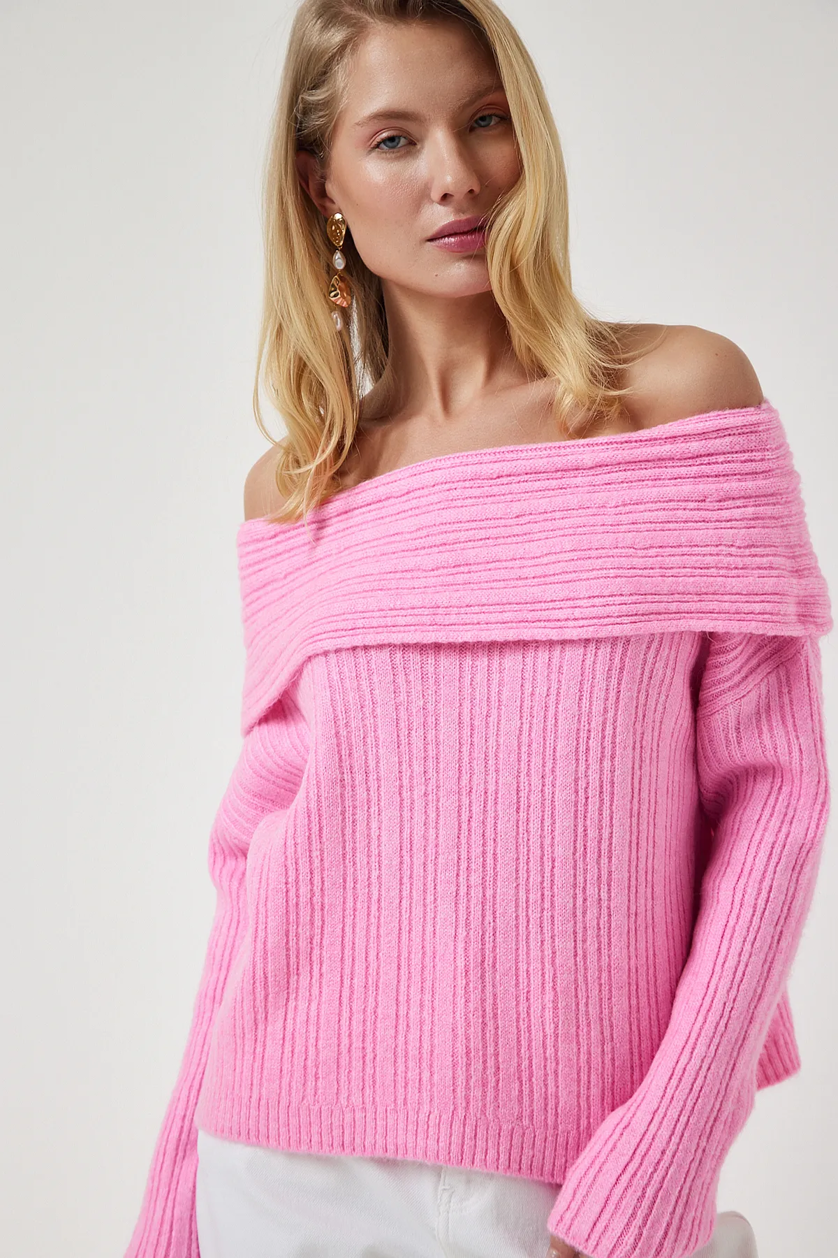 Happiness İstanbul  Damen-Strickpullover mit Madonna-Kragen in Bonbonrosa PF00049