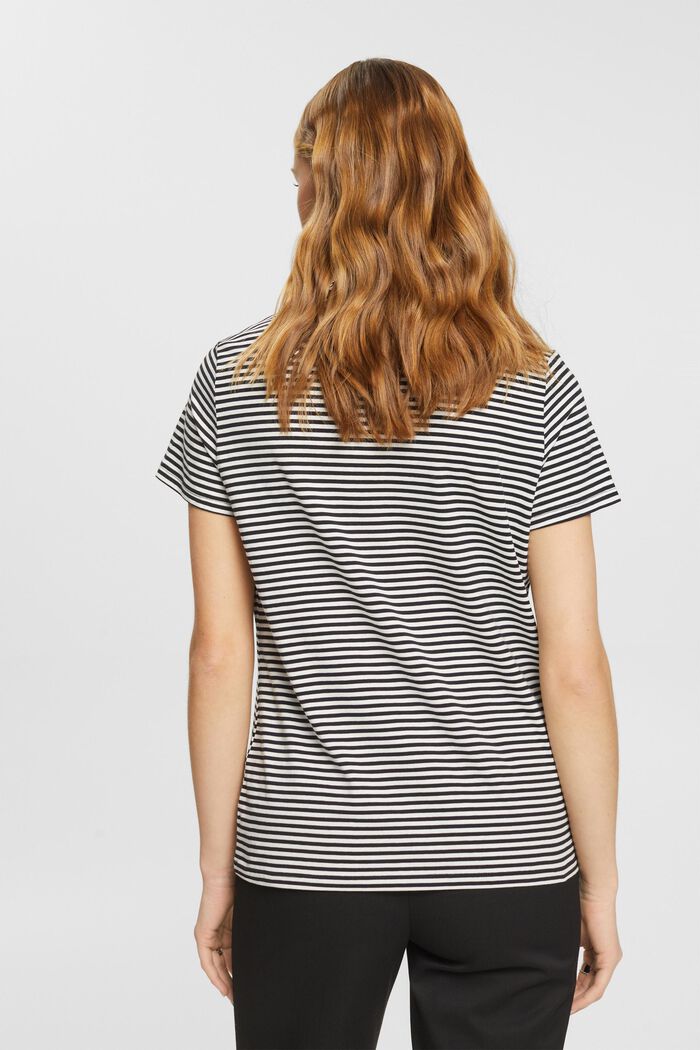 Gestreiftes T-Shirt mit gesticktem Blumenmotiv