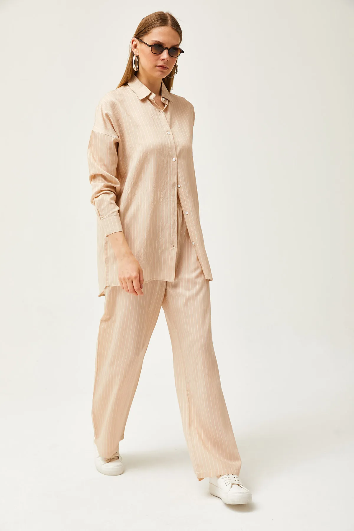 Olalook  Damen Stein gestreiftes Hemd Hosen Set TKM-19000282