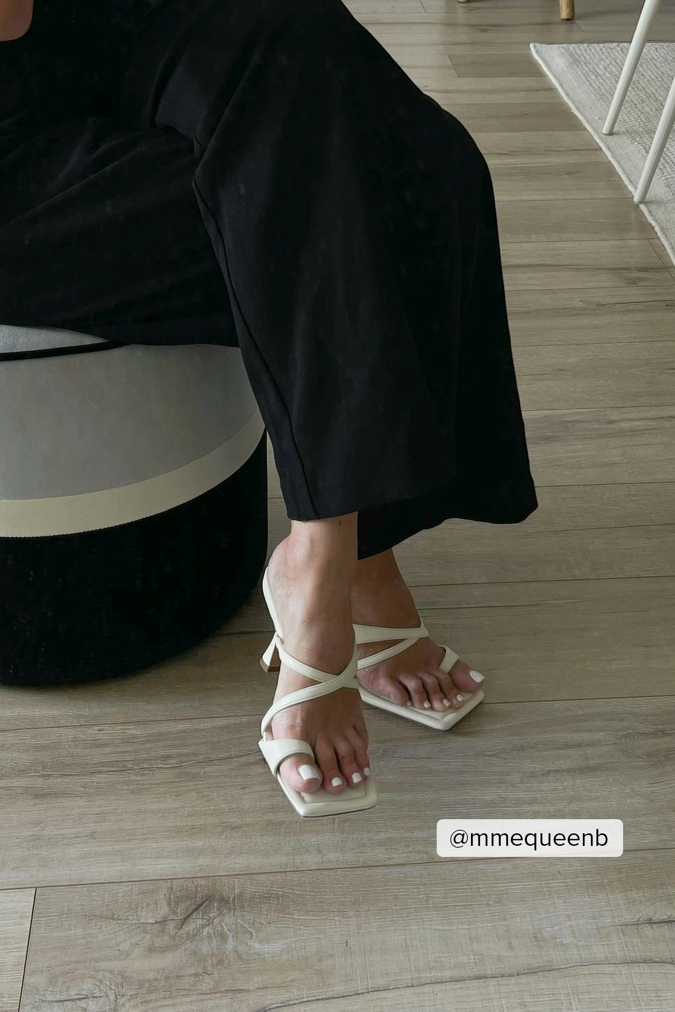 High-Heels mit gekreuzten Zehenriemen