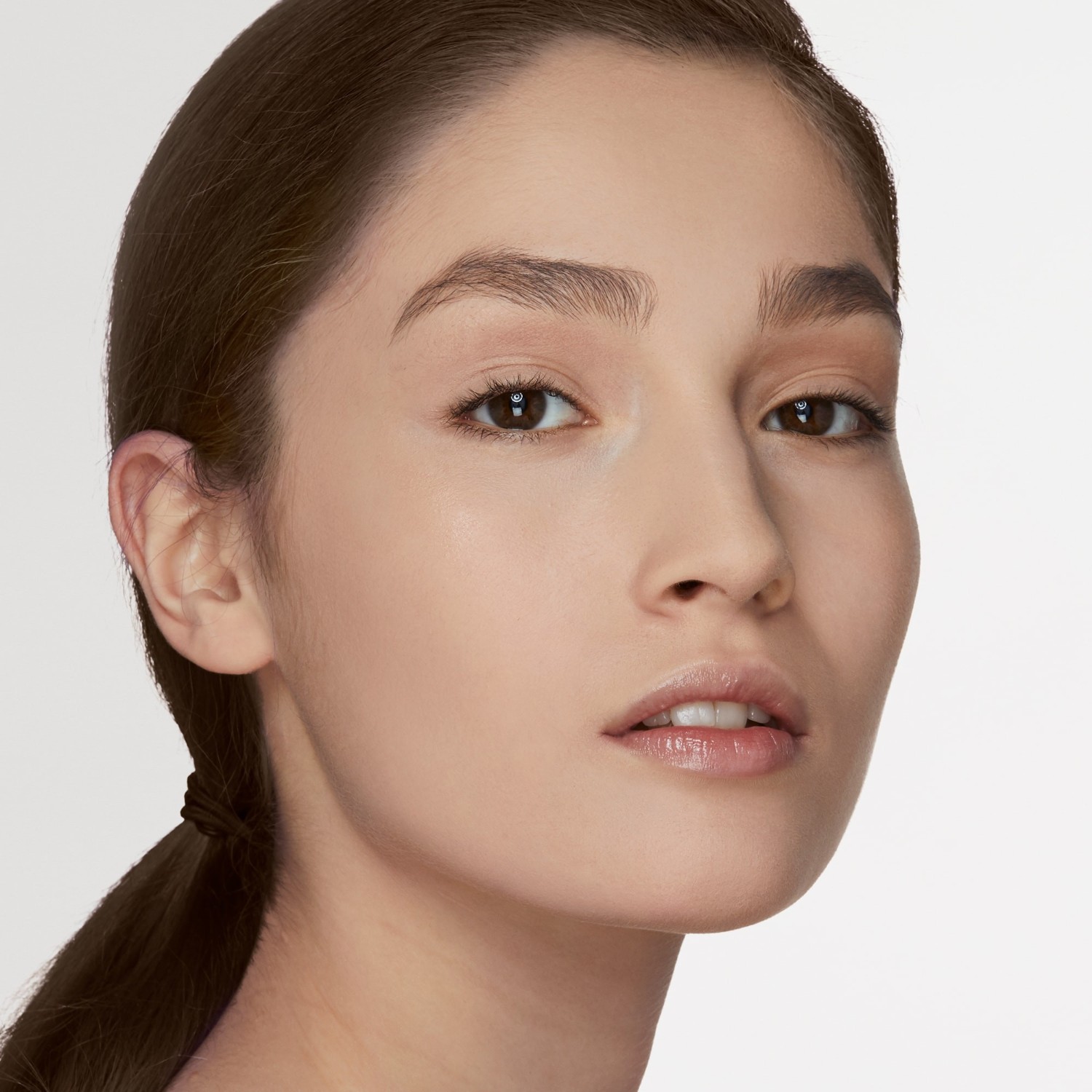 Dlhotrvajúci, neprenosný make-up Estée Lauder SPF 10
