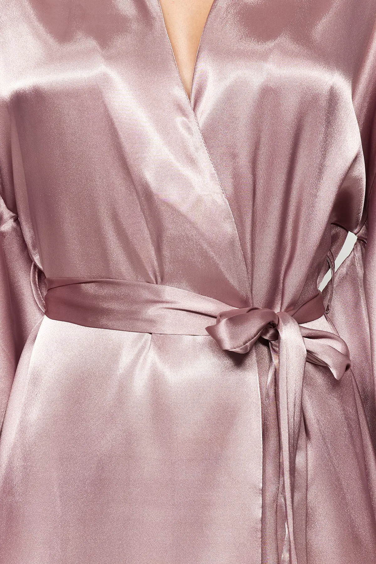 Trendyol Collection  Puderfarbener Morgenmantel aus gewebtem Satin mit Gürtel THMAW23SB00011