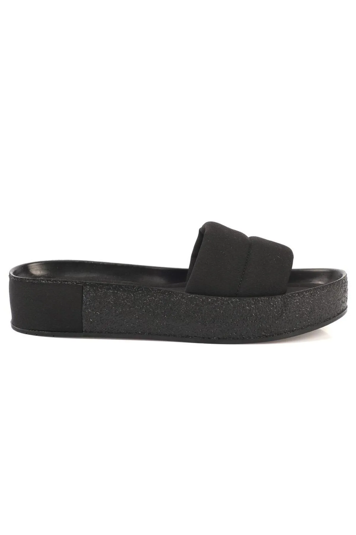 Capone Outfitters  Capone gesteppte, gebänderte, farbenfrohe, detaillierte Keilabsatz-Damenhausschuhe aus mattem Satin in Schwarz
