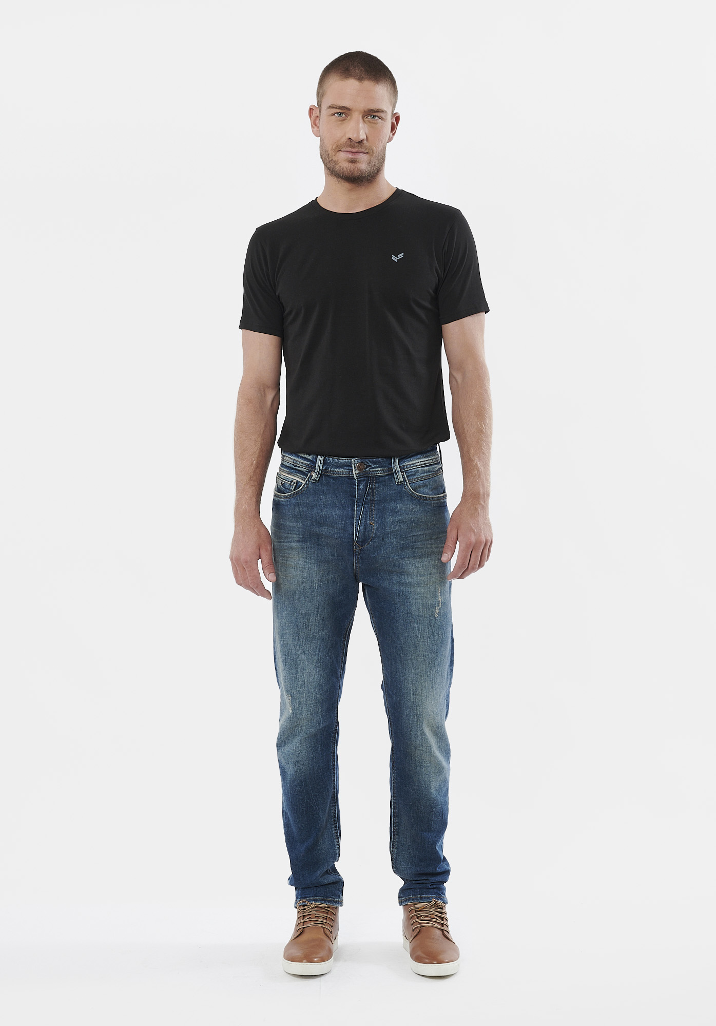 TYREL  Jean bleu slim tapered homme