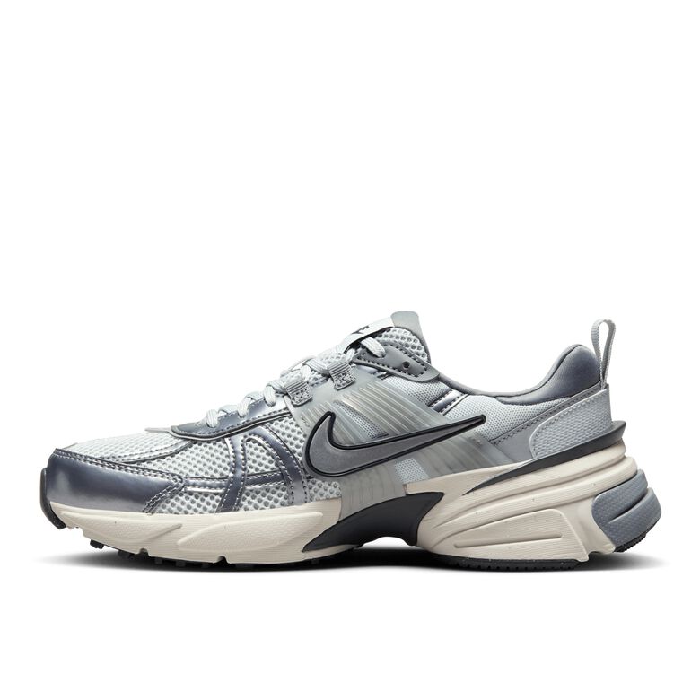 NIKE V2K Run pure platinum/mtlc cool grey-wolf grey