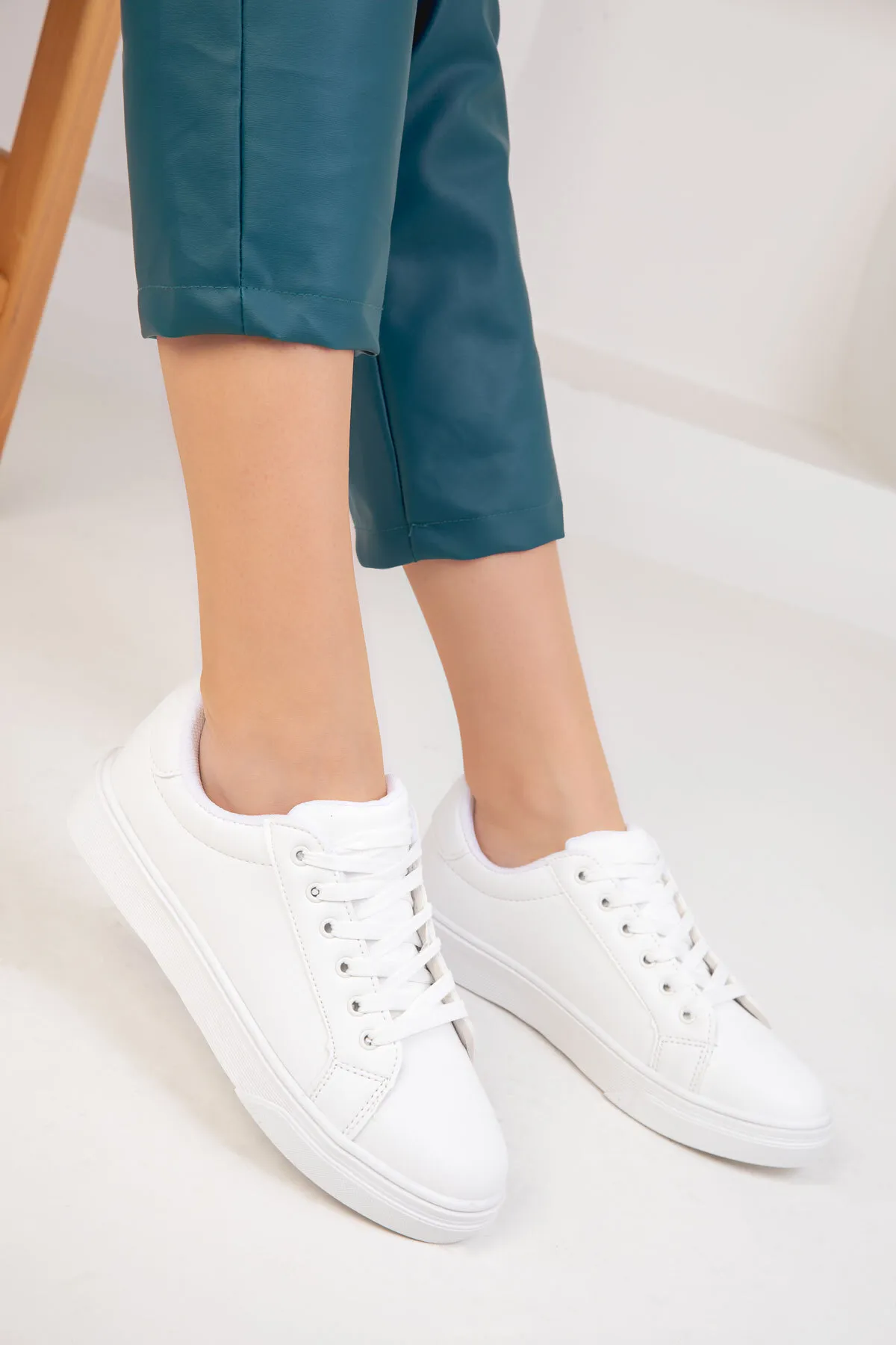SOHO  Weiße Damen Sneakers 14395