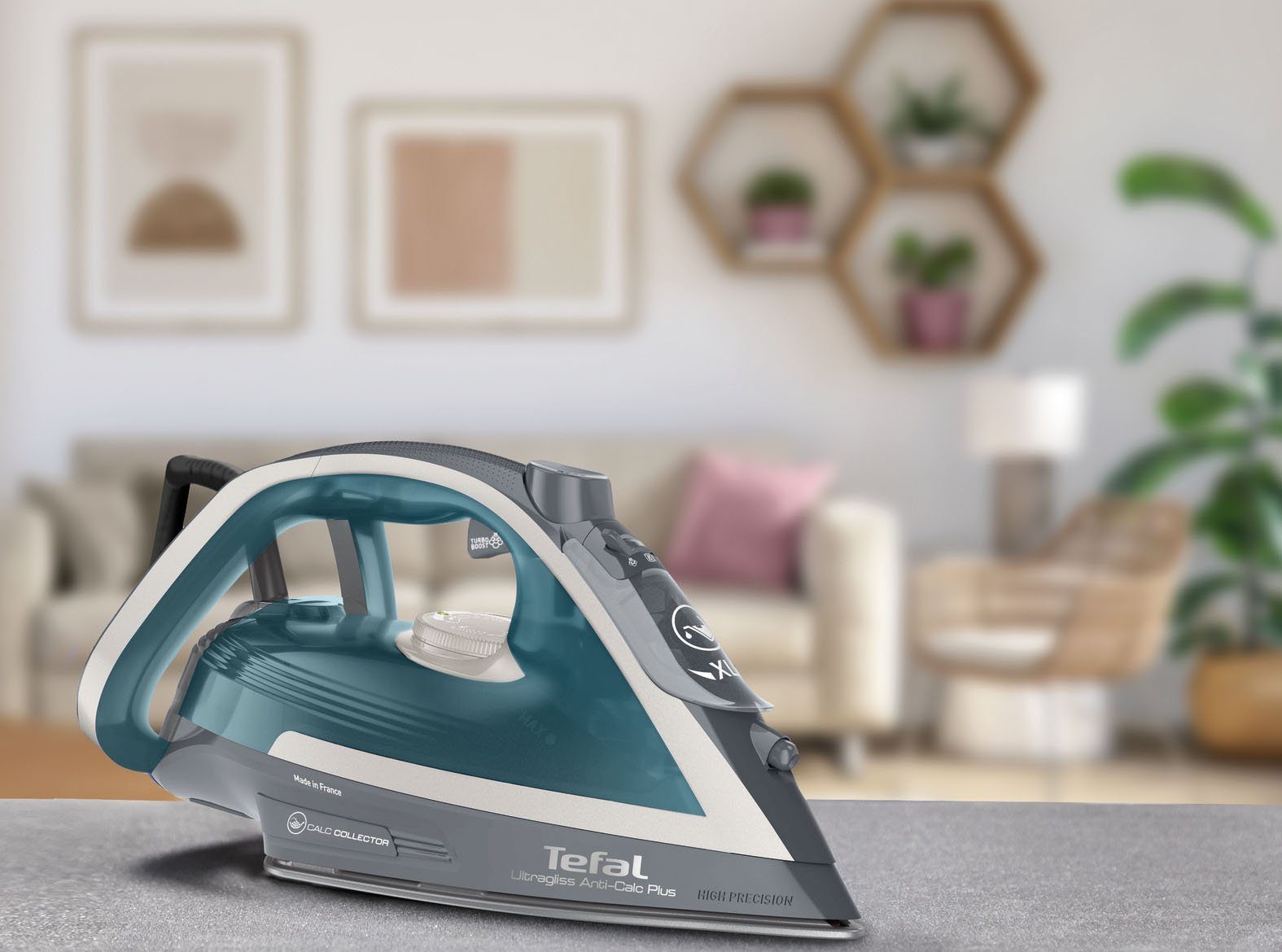 Tefal Dampfbügeleisen FV6842 Ultragliss Plus, 2800 W, 50 g/Minute kontinuierliche Dampfabgabe, 260 g/Minute Dampfstoß