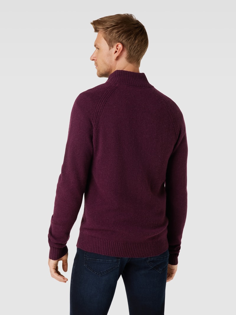 Strickjacke mit Label-Stitching Modell 'GEORG' in aubergine meliert