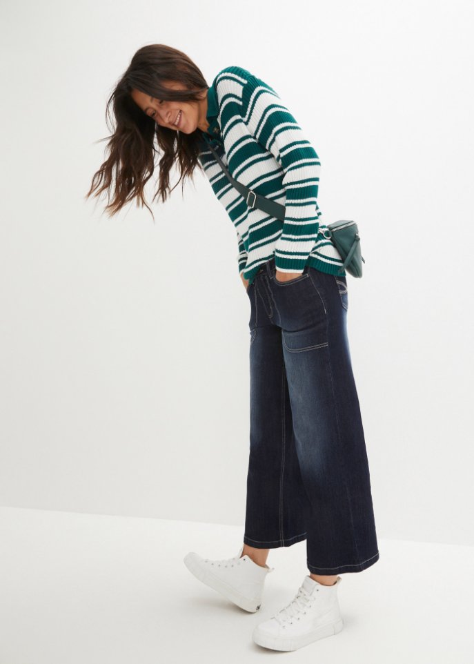 Gerippter Pullover mit Kragen