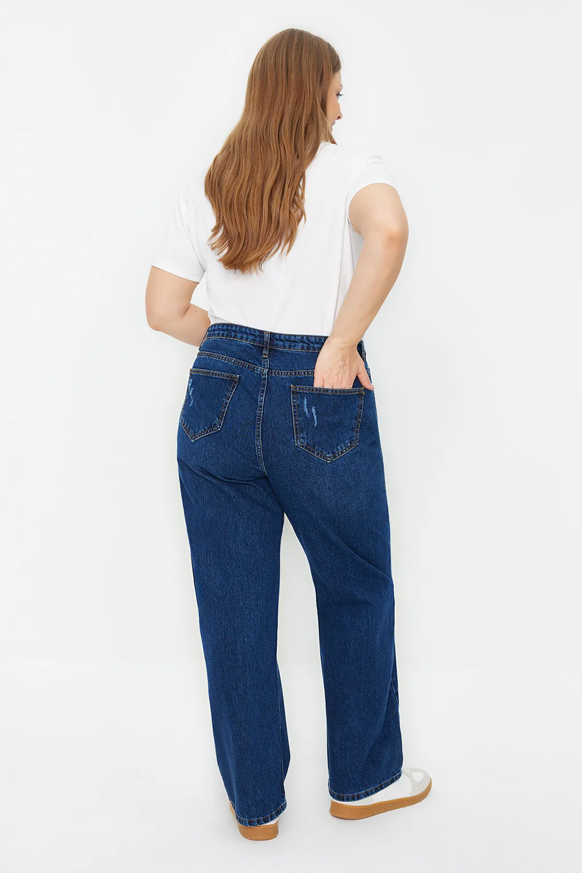 Trendyol Curve  Dunkelblaue, weit geschnittene Jeans mit hoher Taille TBBAW24CJ00069