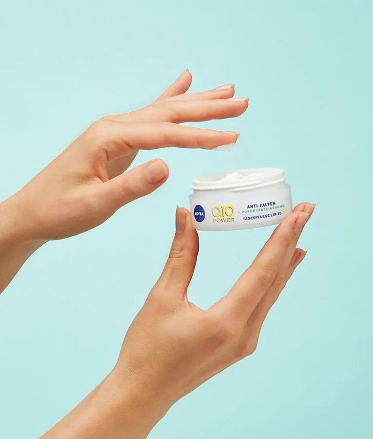 Nivea VisageQ10 zaglađujuća ekstra lagana dnevna krema protiv bora SPF15