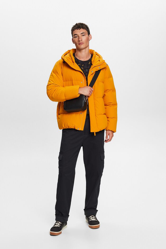 Daunenjacke mit Kapuze