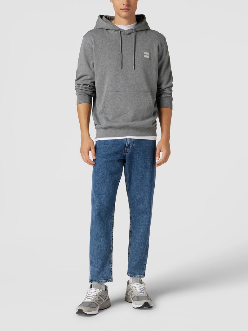 Hoodie mit Label-Detail und Känguru-Tasche Modell 'WETALK' in mittelgrau