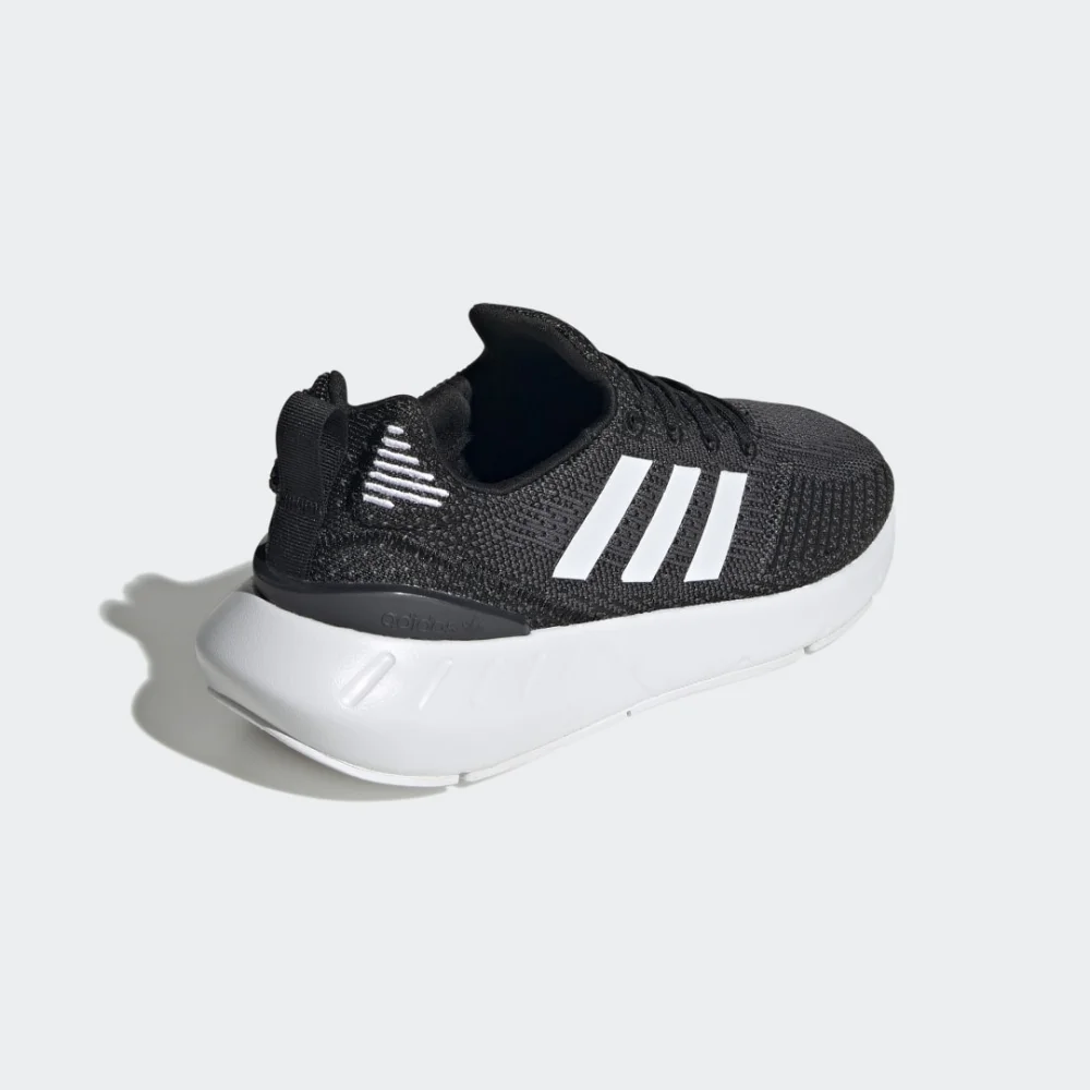 adidas Swift Run 22 GV7971 / schwarz