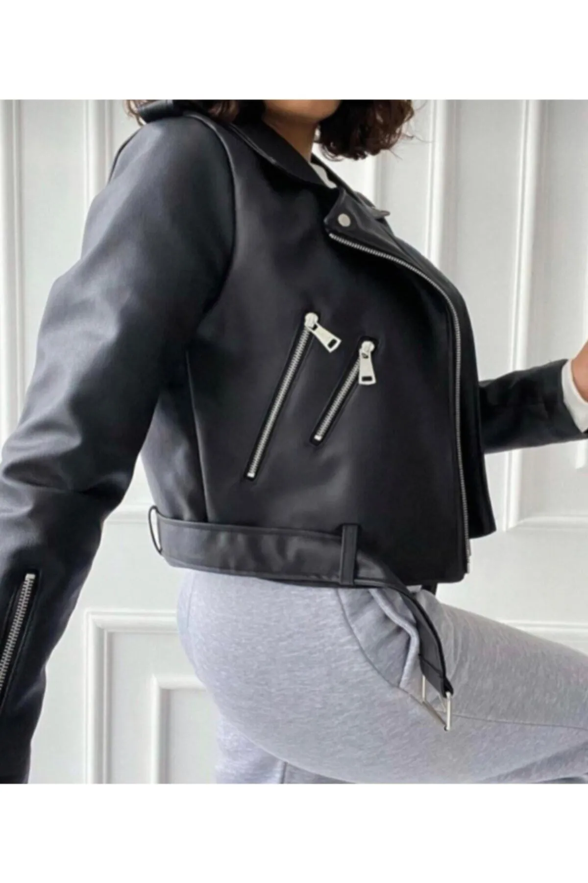 IŞILDA FASHION  Schwarze Lederjacke