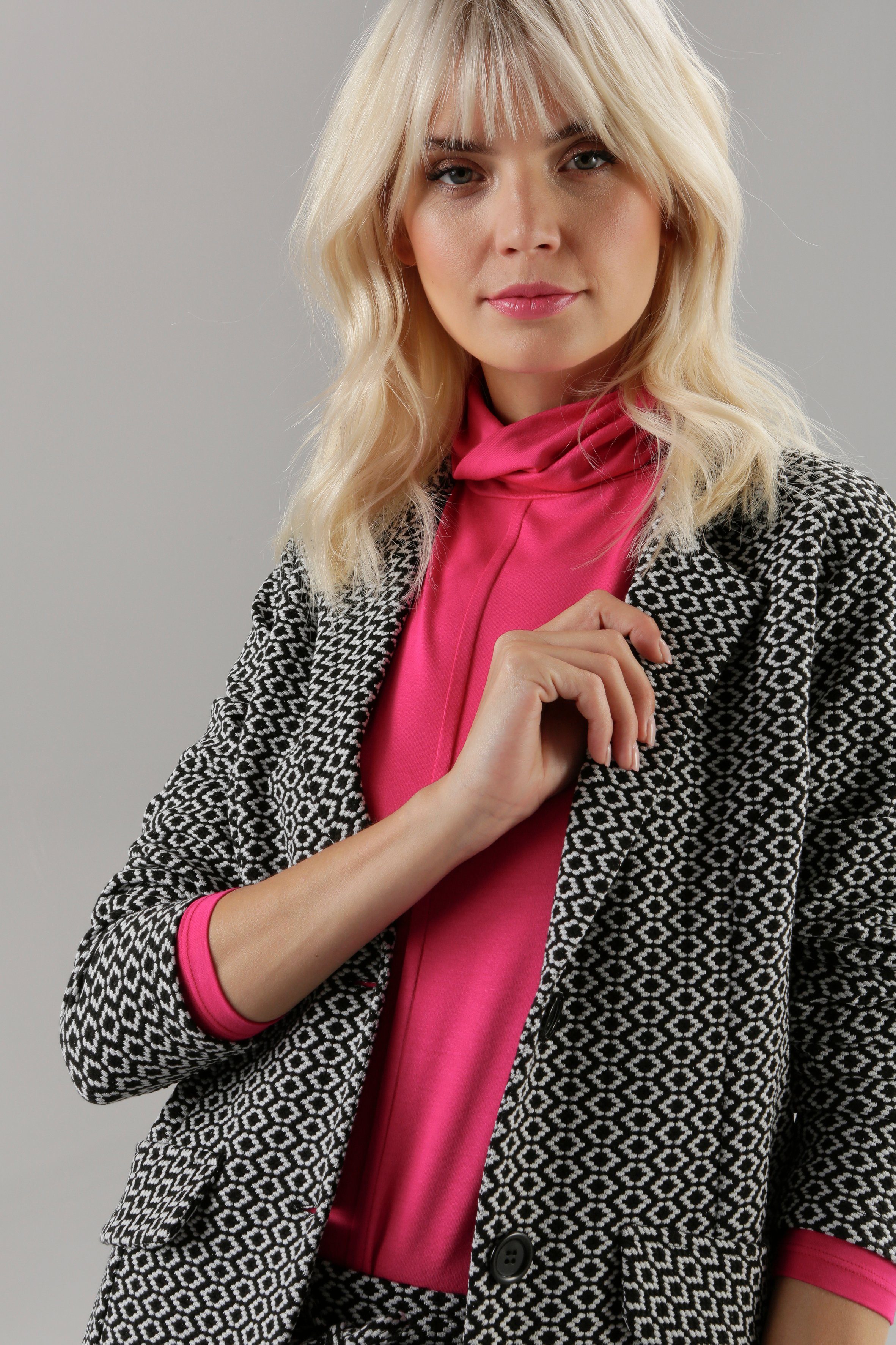 Aniston SELECTED Kurzblazer mit trendy Allover-Muster
