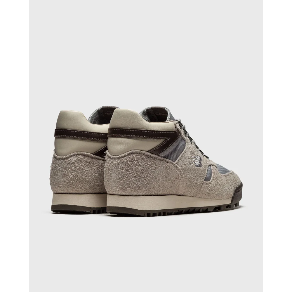 New Balance Rainier URAINAD / grau