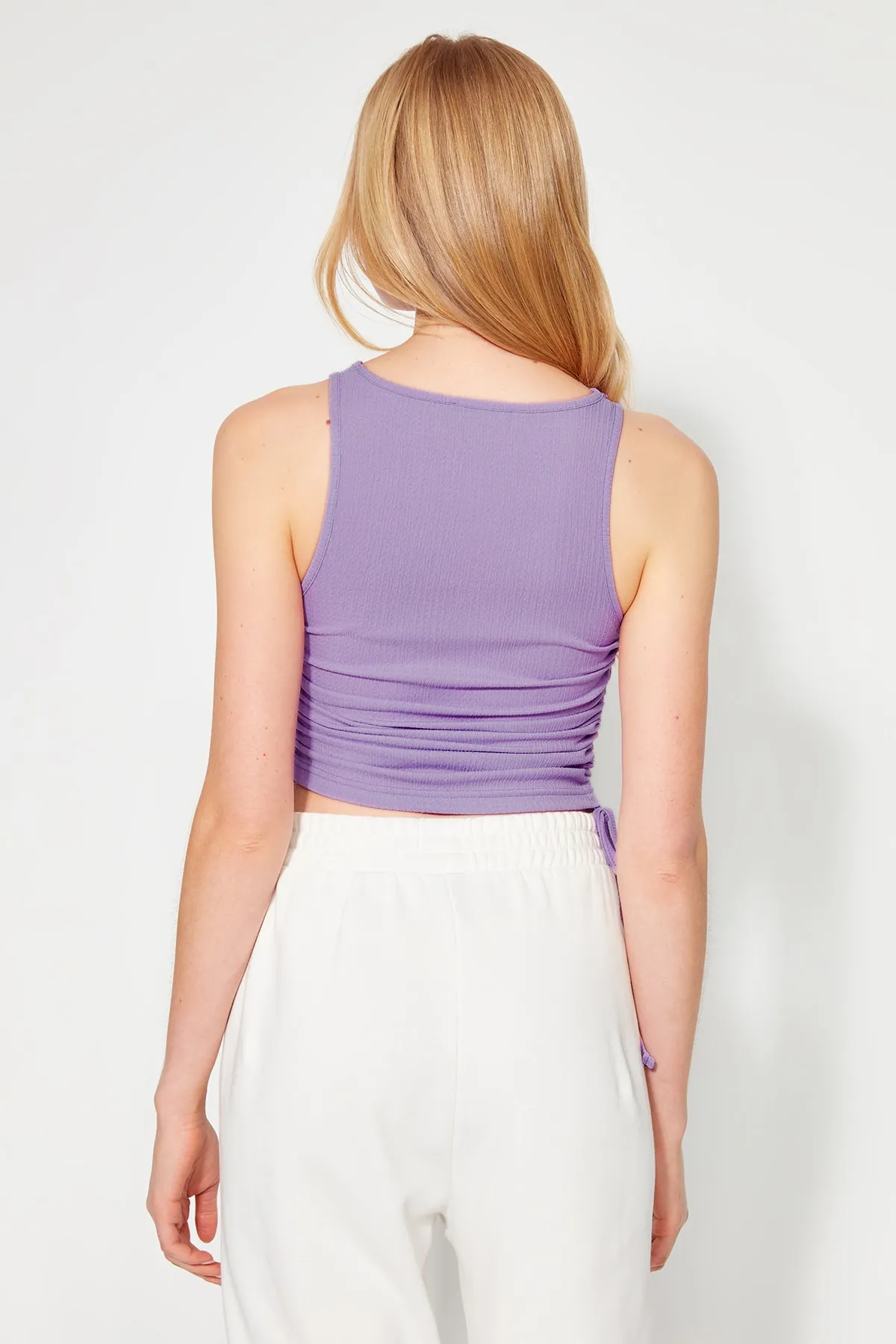 Trendyol Collection  Lilafarbene, detaillierte Strickbluse aus faltigem Stoff THMSS22BZ1016