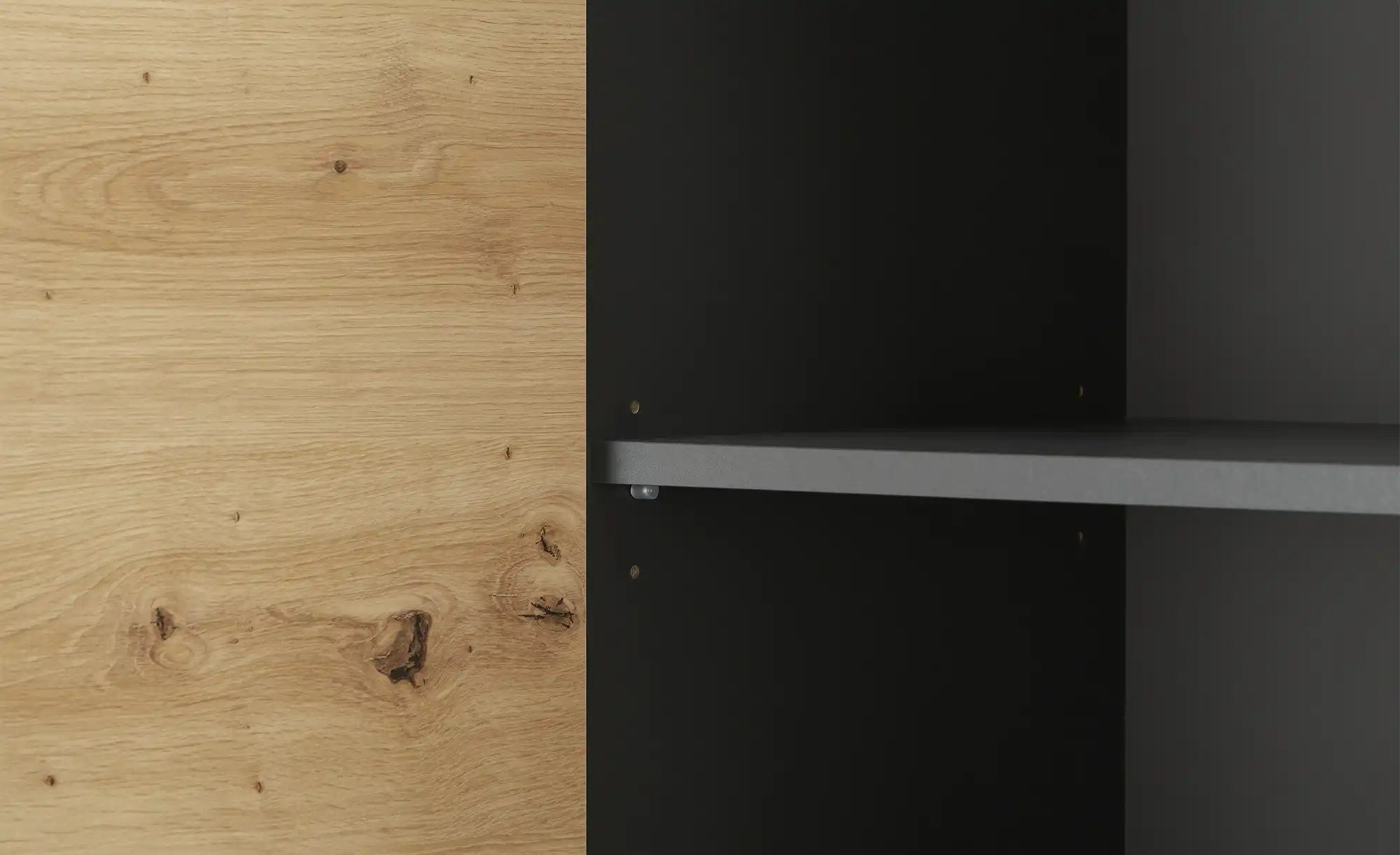 Garderobenschrank