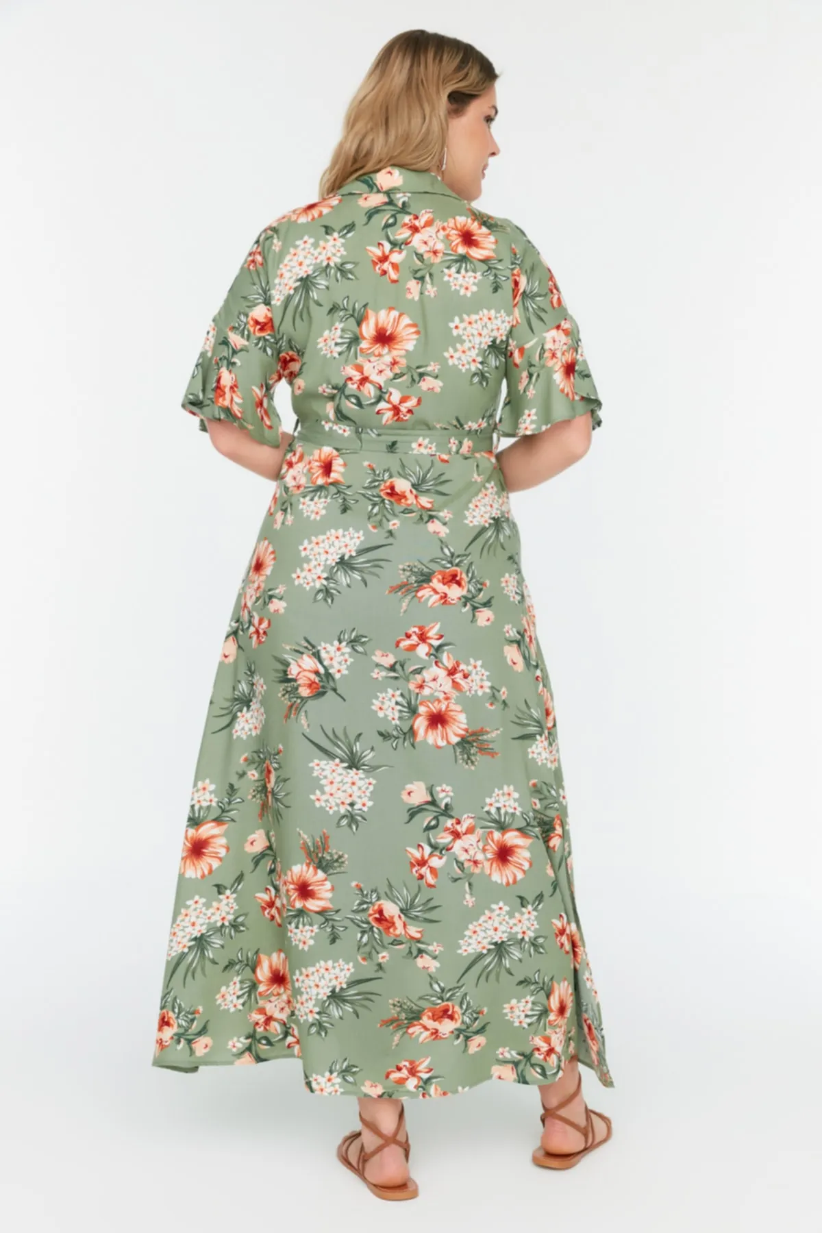 Trendyol Curve  Grünes Hemdblusenkleid mit gewebtem Blumenmuster und Schlitz TBBSS22EL1596