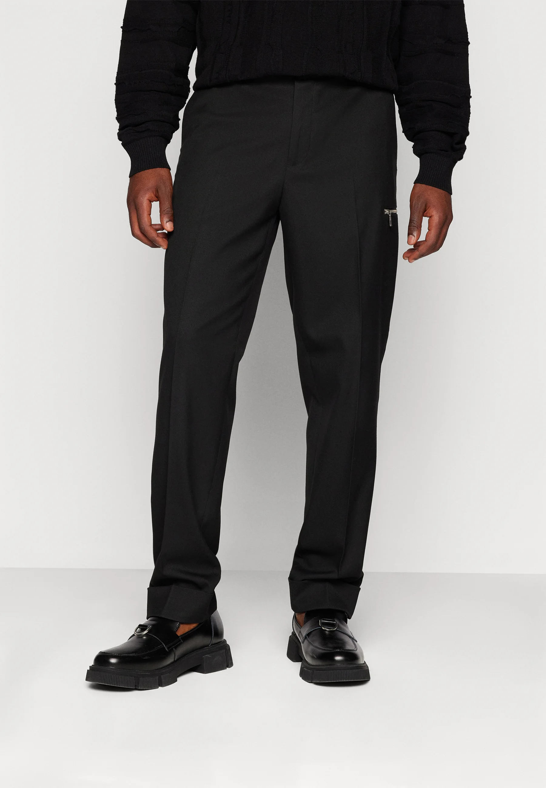 Pantalones LOGAN Rebeldes Redefinidos - Pantalones