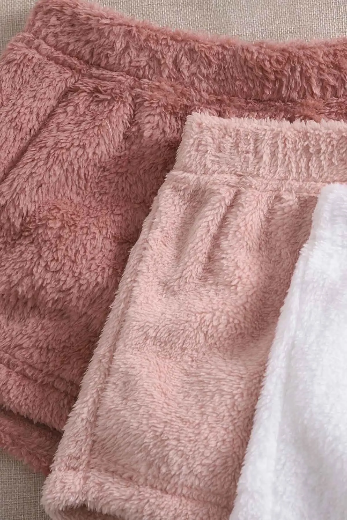 Merry See  Einfarbiges 1-Set-Pyjama-Set mit ärmellosen Trägern aus Plüsch-Fleece unten und oben mit Shorts