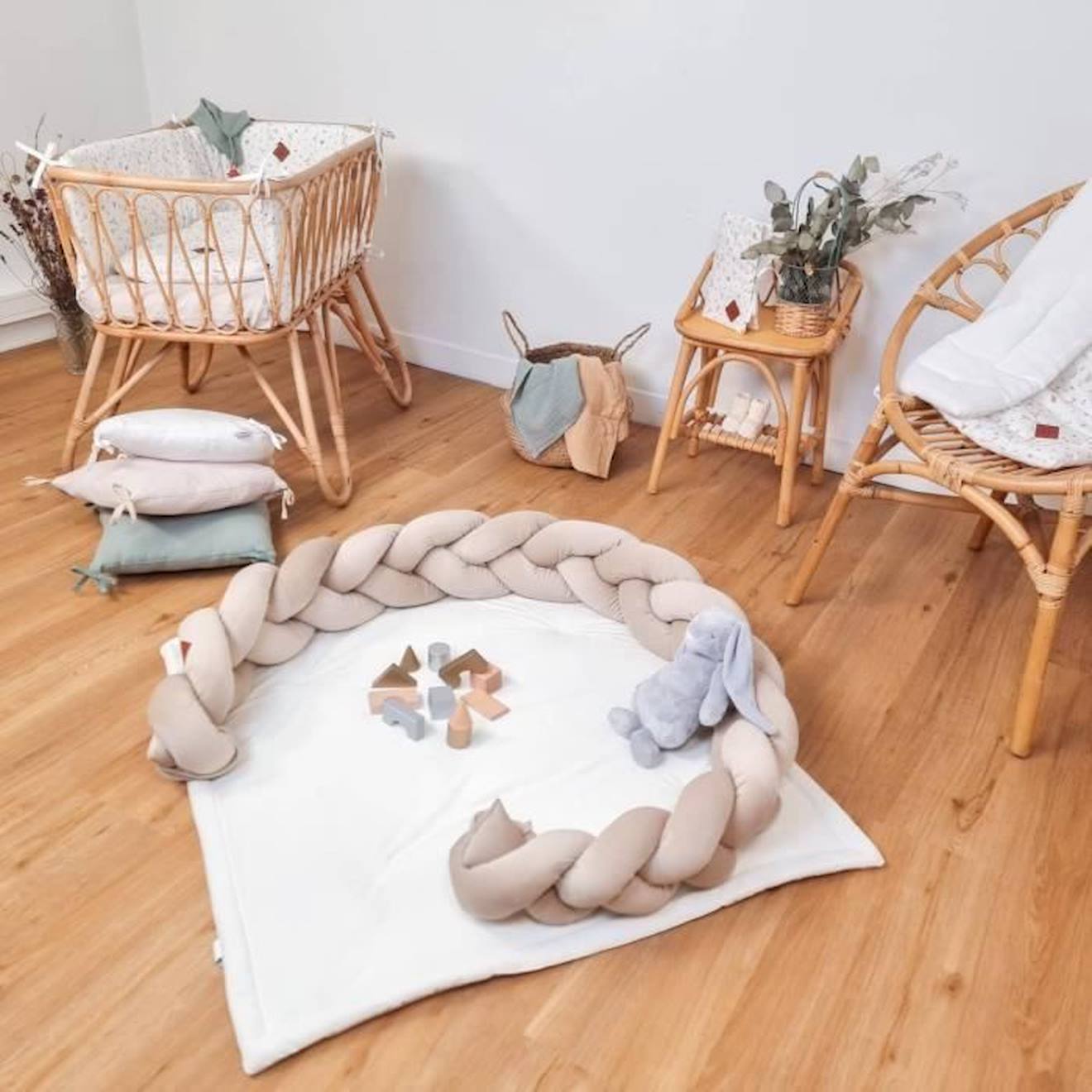Tour de lit universel en coton, Sidonia Multicolore Pour lit bébé de 60 x 120 cm ou 70 x 140 cm blanc