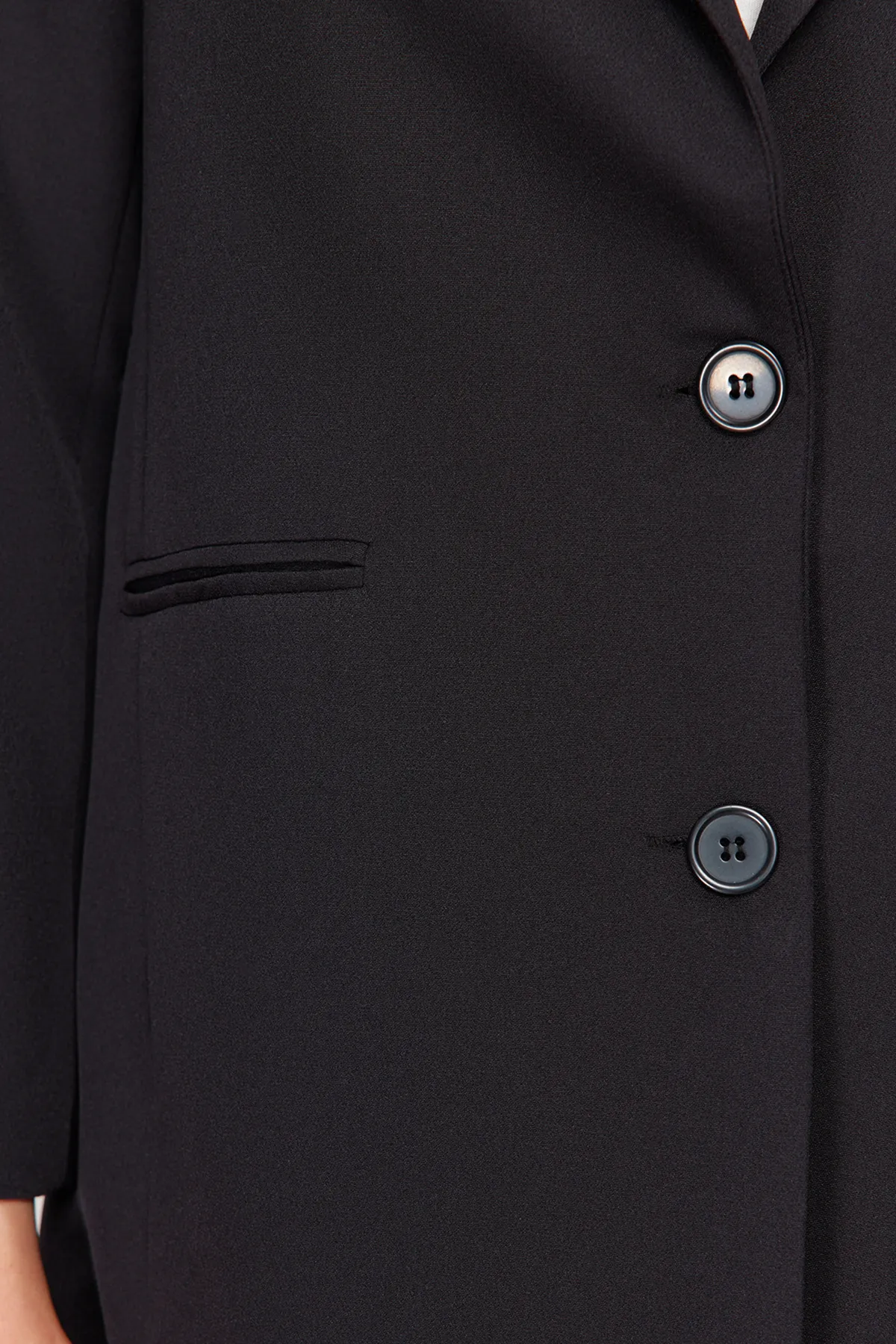 Trendyol Modest  Schwarze geknöpfte Blazer-Webjacke TCTAW22CK0032