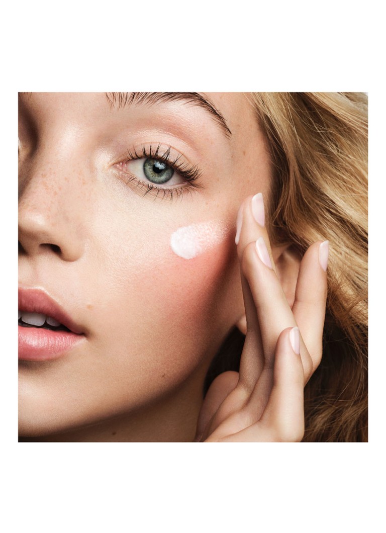 M·A·C Studio Radiance Moist - primer