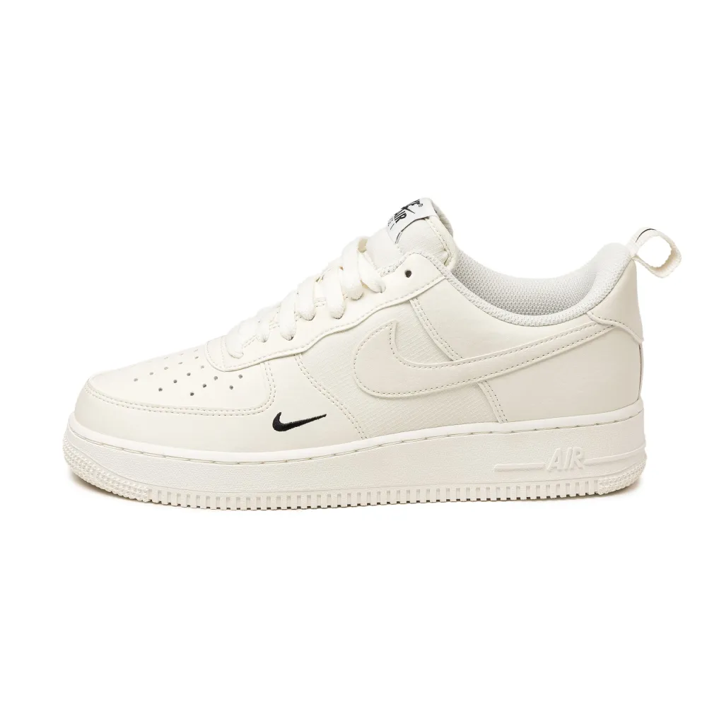 Nike Air Force 1 07 FZ4625-100 / pink
