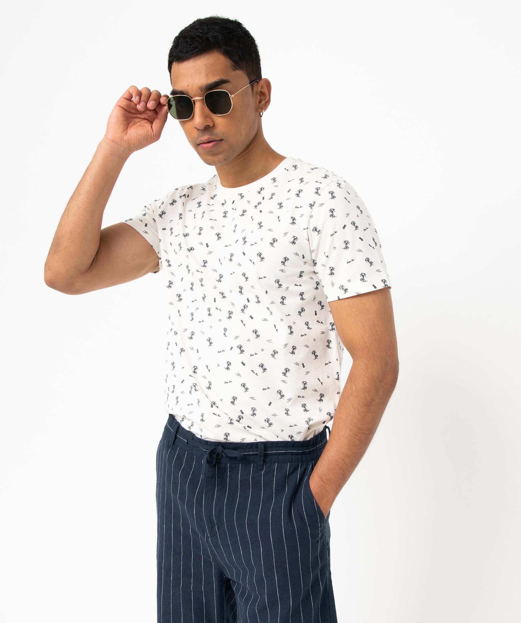 Tee-shirt homme manches courtes à micro motifs palmiers imprime | GEMO