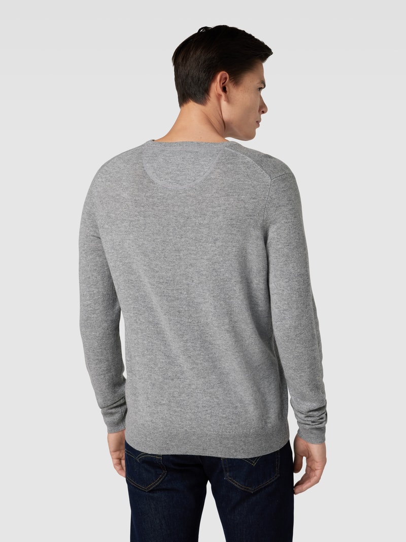 Strickpullover mit Logo-Stitching in silber