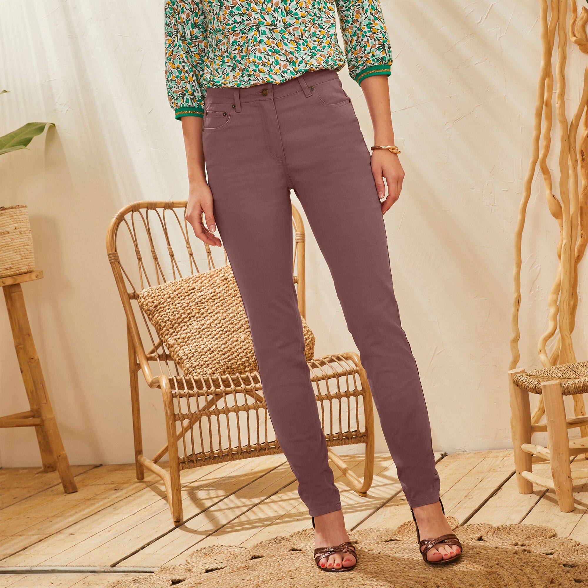 Pantalon fuselé couleur