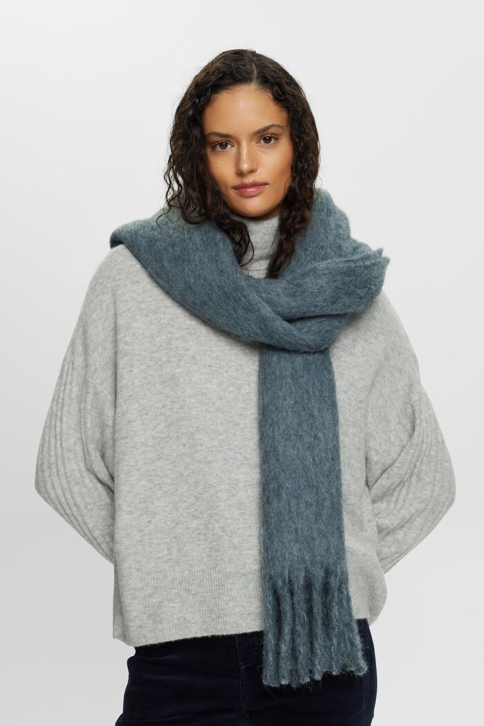 Strickschal mit Fransen